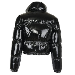 Abrigo acolchado corto de manga larga y cuello alto brillante - Negro