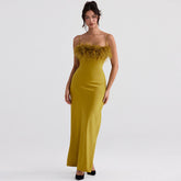 Einfarbiges Maxi-Abendkleid mit Kunstfedern - Grün