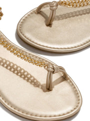 Sandalias planas con cadena de metal