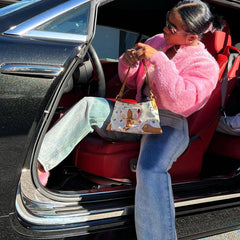 Kurzer Mantel mit Knopfleiste und überschnittenen Schultern und langen Ärmeln - Hot Pink