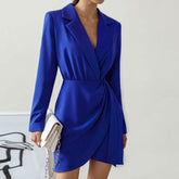 Vestido estilo blazer mini con cuello en V, solapa y hombreras fruncidas - Azul real
