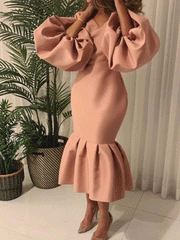 Midikleid mit Fischschwanz-Ausschnitt und Laternenärmeln