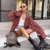 Camisa con cuello en punta, mangas abullonadas y botones estampados - Burdeos