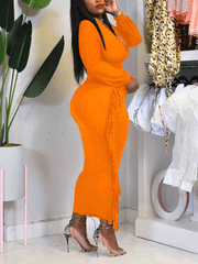 Vestido largo con borlas y escote en V profundo