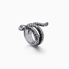 Anillo envolvente con forma de serpiente en relieve - Plata