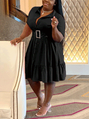 Vestido mini de corte A con escote en V y solapas