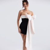 Vestido mini de fiesta ajustado sin tirantes con lazo en color negro