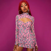 Vestido corto de manga larga con cuello alto, aberturas y cordón ajustable - Rosa