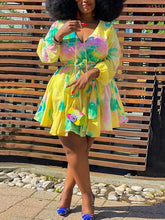 Vestido con escote en V y cinturón con efecto tie dye