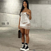 Figurbetontes, trägerloses Club-Minikleid mit Schlitz und Leiterausschnitt - Weiß