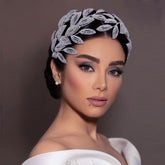 Diadema pequeña con adornos de diamantes de imitación y hojas brillantes - Plateado