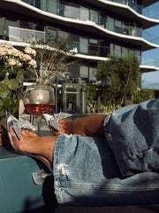 Tacones transparentes con mariposas y diamantes de imitación