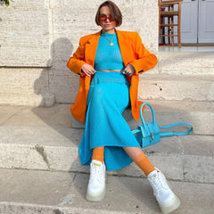 Conjunto de top corto de cuello alto y falda larga a juego de punto a crochet - Azul