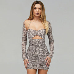 Vestido corto de fiesta con estampado de manga larga y escote halter exclusivo - Gris