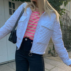 Chaqueta acolchada de rombos con manga larga y bolsillo con solapa y cuello versátil - Blanca