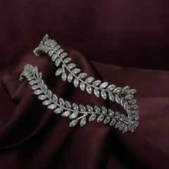 Diadema con capas adornada con motivo de hojas de diamantes de imitación vintage - Plateado