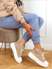 Sneakers aus Canvas mit Schnürung