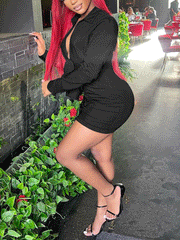 Vestido mini con escote en V profundo y lazo en la parte delantera