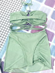 Dreiteiliges Bikini-Set mit Trägern