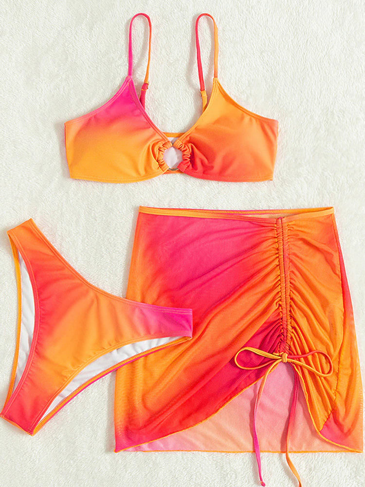 Bikini de tres piezas con estampado tie-dye