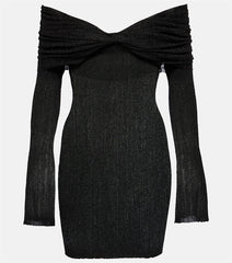 French gentle one shoulder knitted dress with a sexy temperament cinched waist and slimming effect wrapped buttocks short skirt