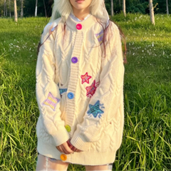 Bunter Cardigan mit Pentagrammen