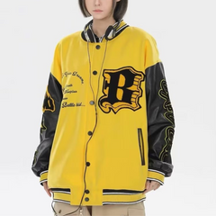 Chaqueta de béisbol con llamas creativas