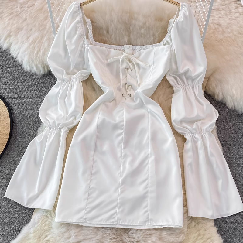 Minikleid mit Retro-Puffärmeln