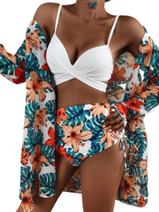 Weißes Bralette mit Hawaii-Print und Bolero-Bikini