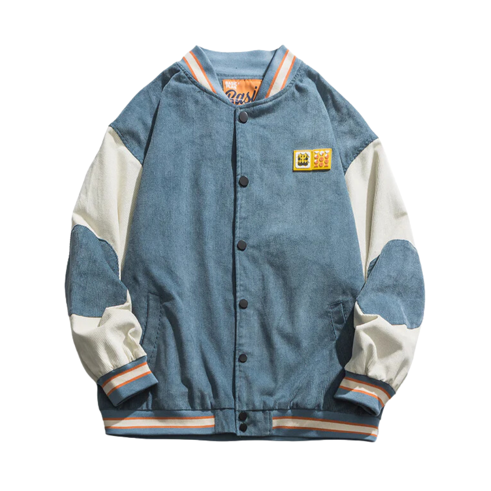 Chaqueta universitaria desgastada con parches urbanos