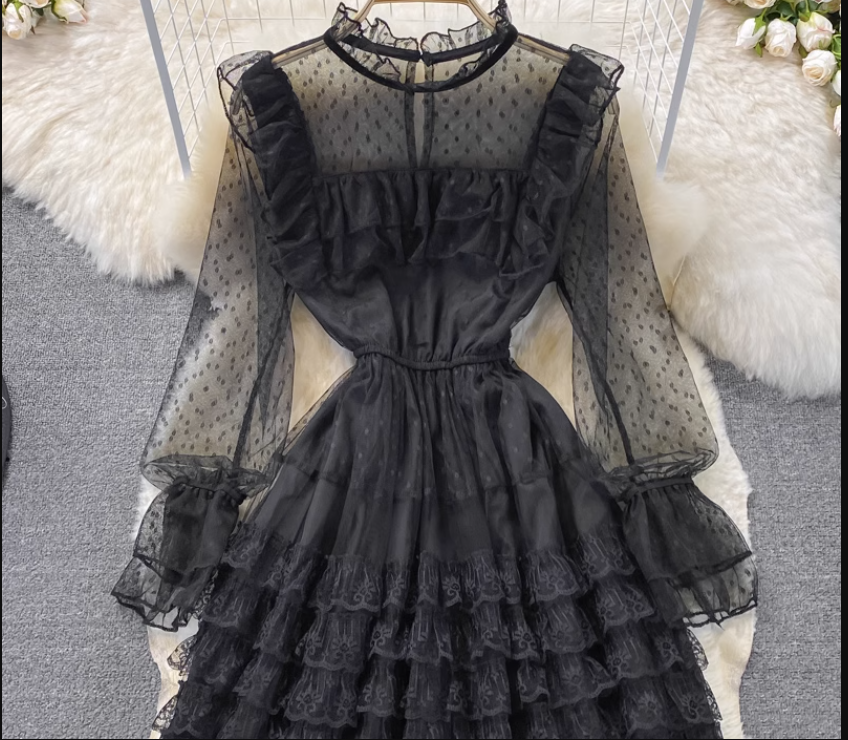 Retro trumpet-sleeve tulle dress