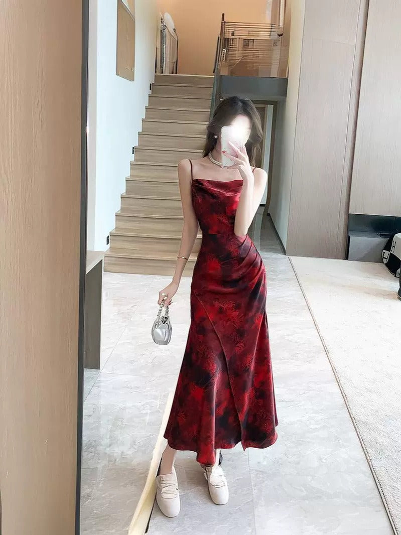Elegant and Elegant Sister, Fragrant and Sensational Red Sling Dress
