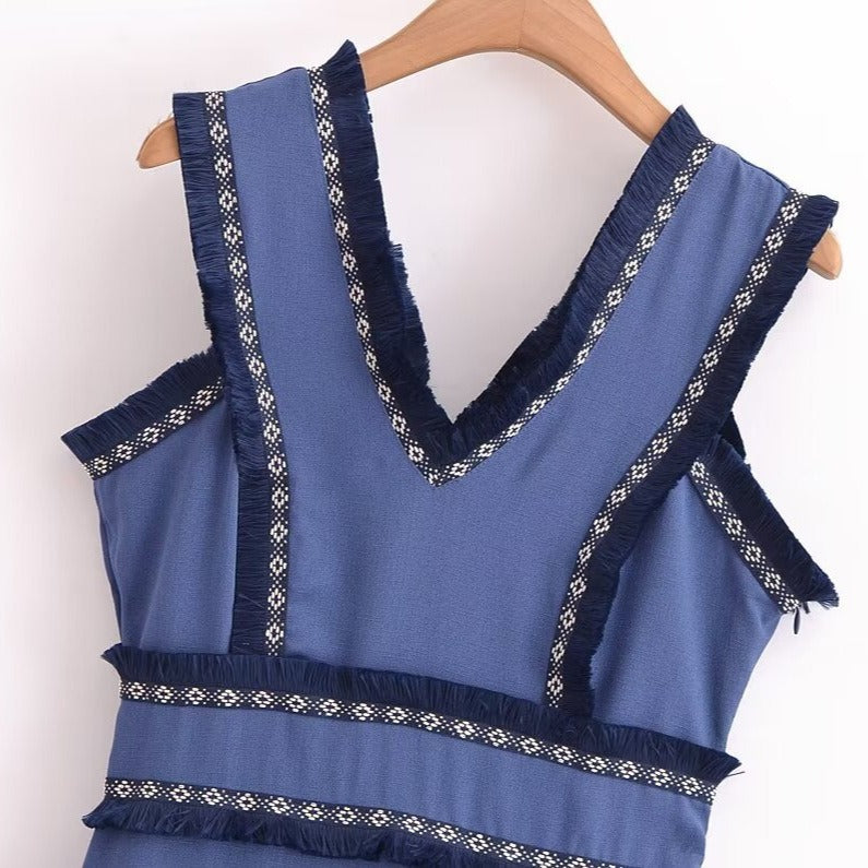V-neck patchwork tassel pleated dress