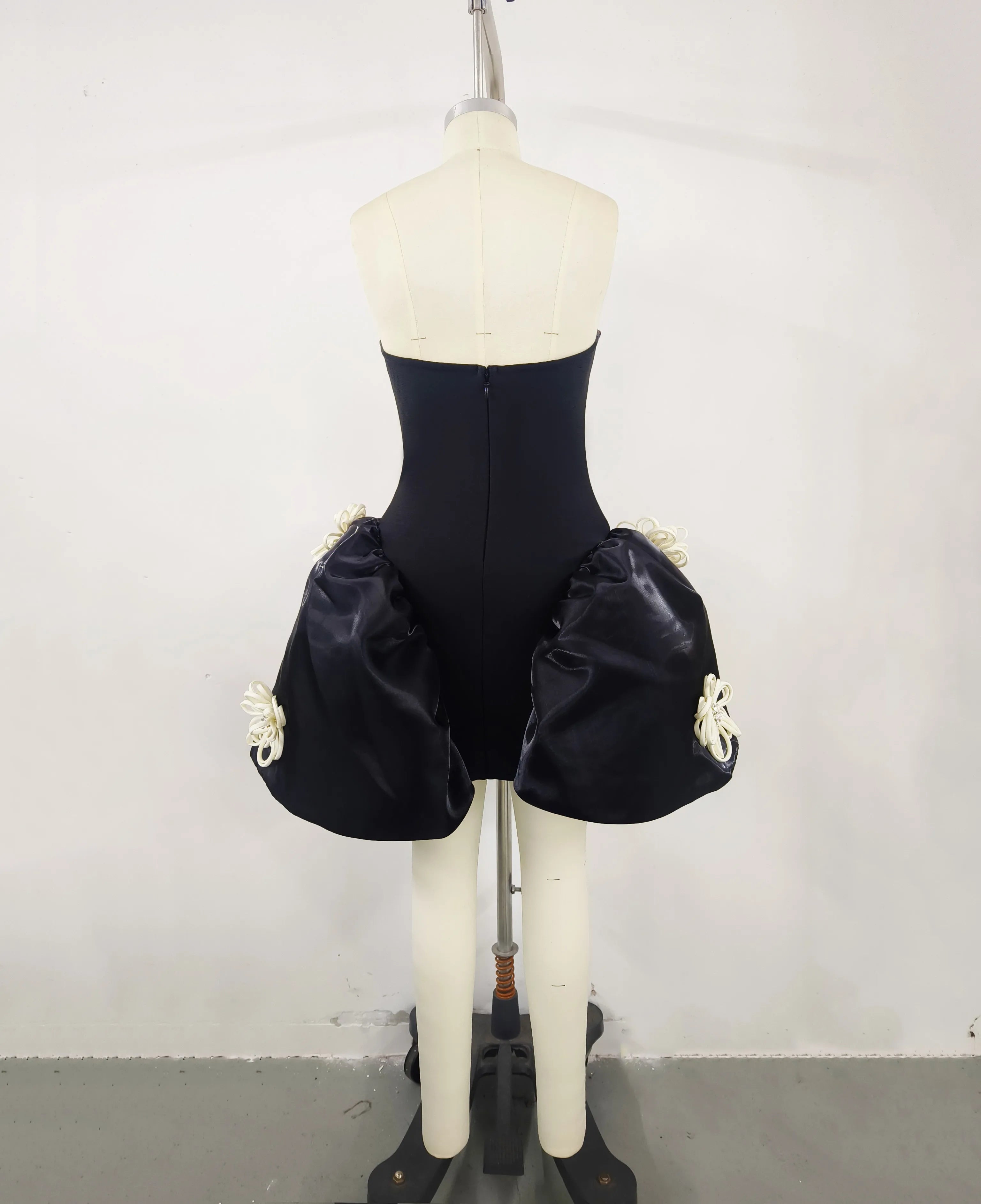 Black Color Women Sexy Strapless Florals Ball Grown Mini Bandage Dress Birthday Party Celebrate Cocktail Dress Wholesale