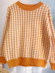 Orange sweater in fall and winter with chic high-end design