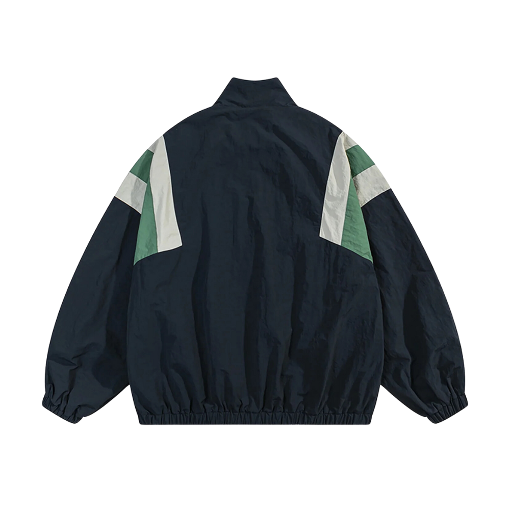 Chaqueta cortavientos en contraste
