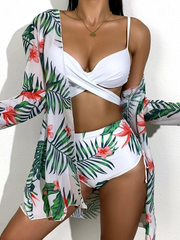 Bikini tipo bralette con estampado hawaiano en color blanco y bolero