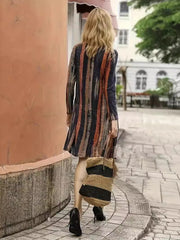 Vestido mini de manga larga con rayas en contraste de tamaño completo