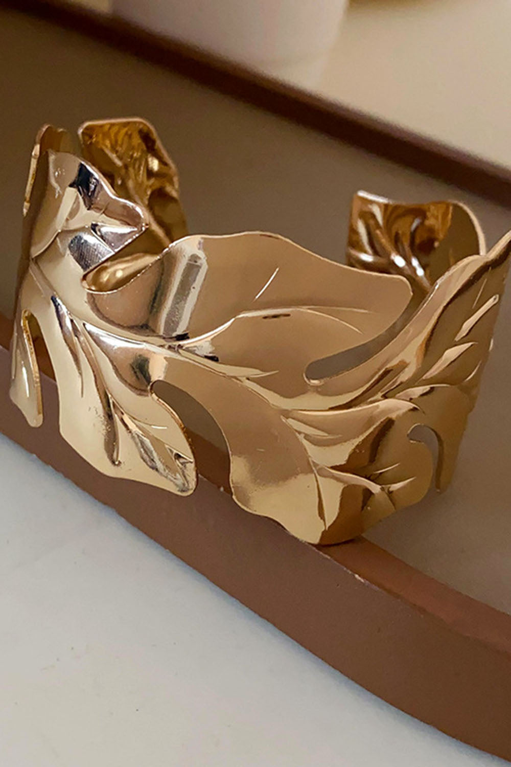 Hollow Out Flower Leaves Alloy Cuff Bracelet - Gold