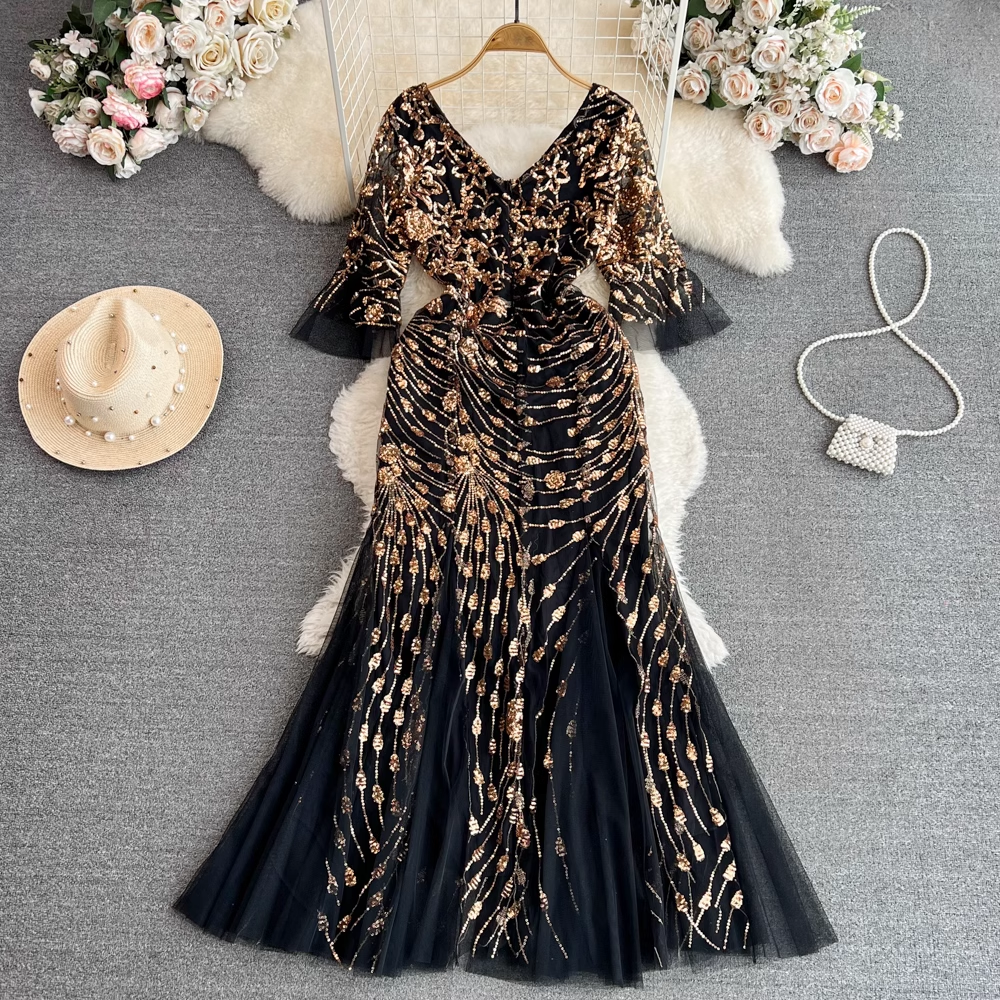 Glitzerndes Meerjungfrauenkleid mit Fünfviertelärmeln und V-Ausschnitt