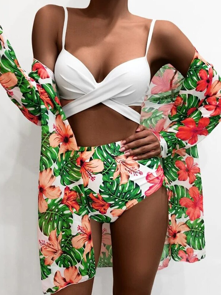 Bikini tipo bralette con estampado hawaiano en color blanco y bolero