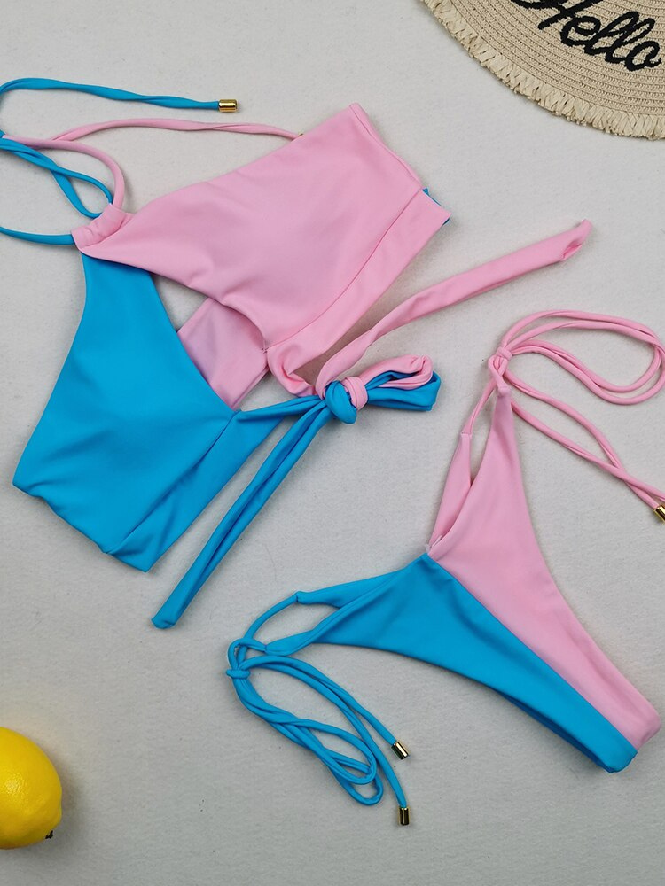 Bikini in Kontrastfarbe