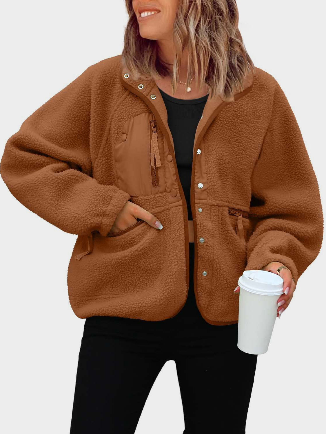 Sherpa-Jacke mit Druckknöpfen und Taschen