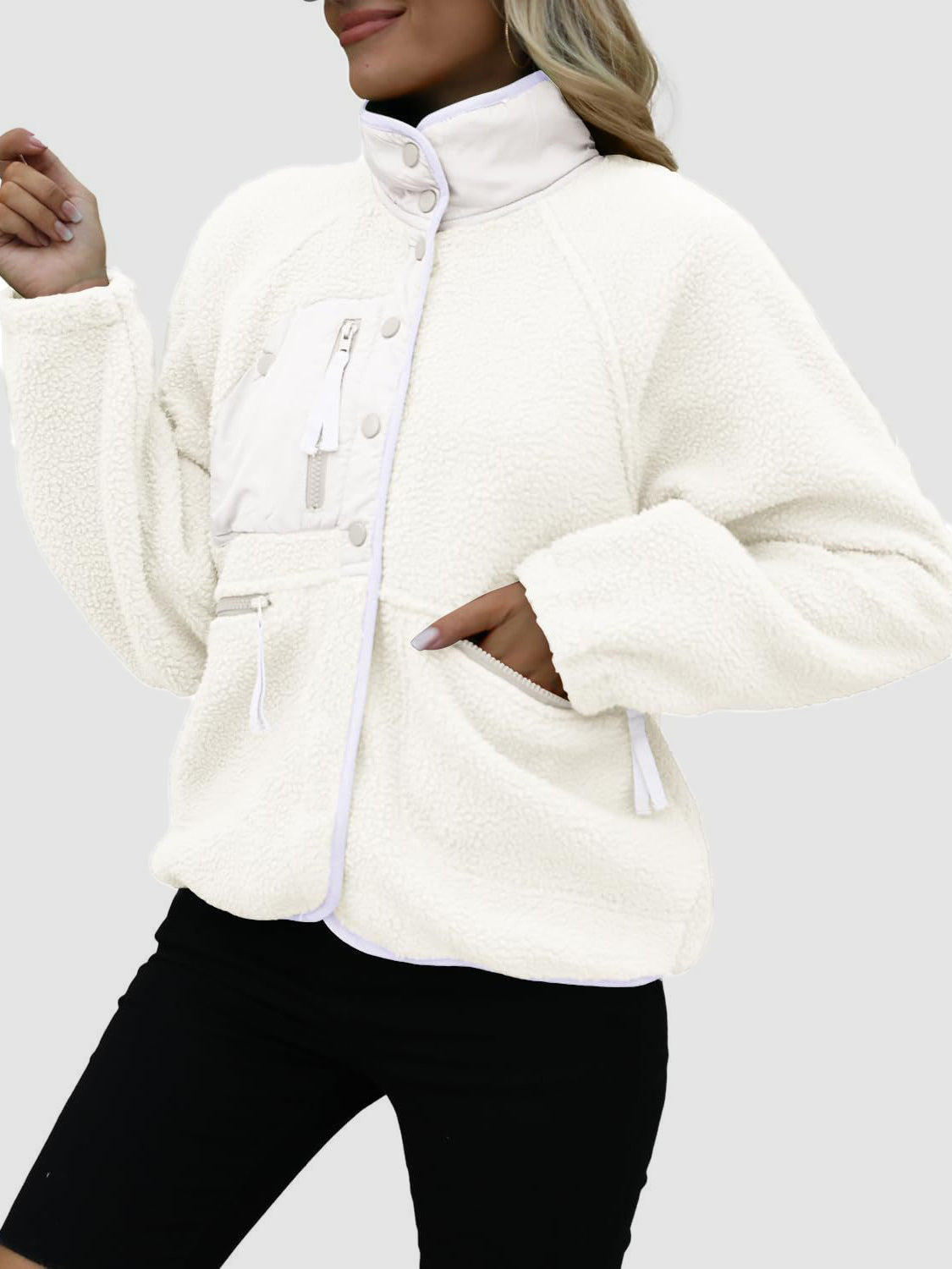 Sherpa-Jacke mit Druckknöpfen und Taschen
