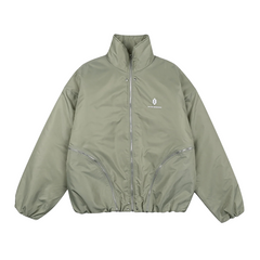 Chaqueta con múltiples cremalleras