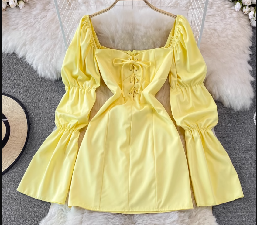 Minikleid mit Retro-Puffärmeln