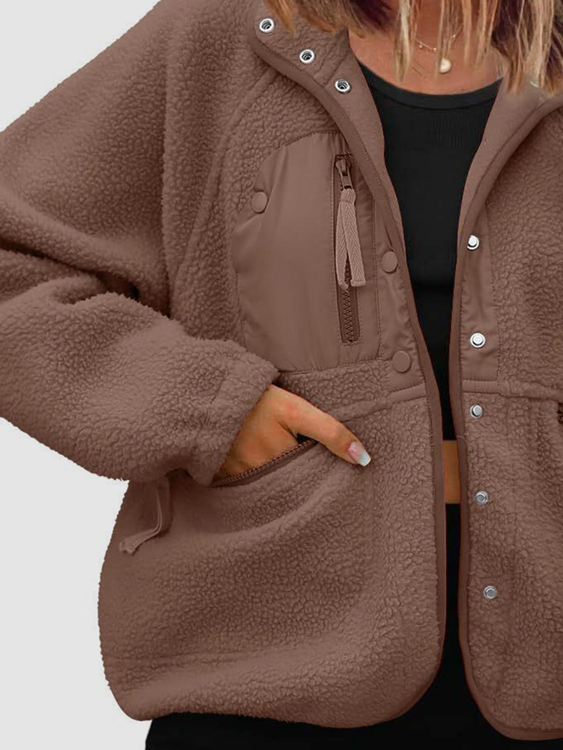 Sherpa-Jacke mit Druckknöpfen und Taschen