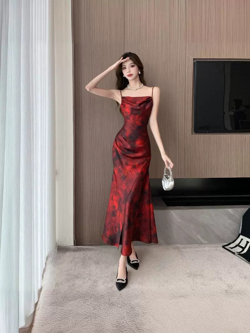 Elegant and Elegant Sister, Fragrant and Sensational Red Sling Dress