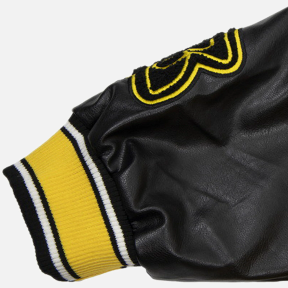 Chaqueta de béisbol con llamas creativas