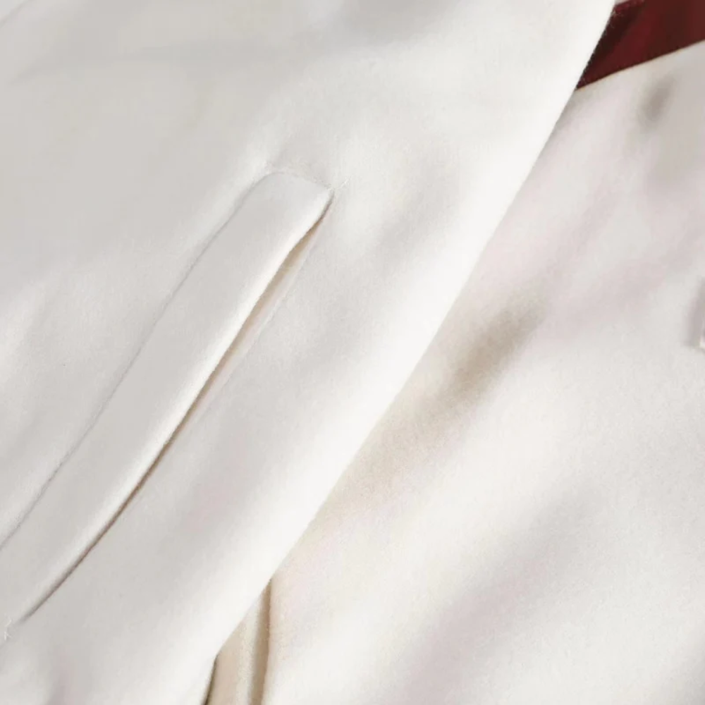 Chaqueta clásica urbana con bordado de letras